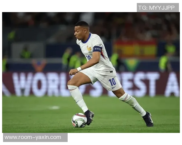 姆巴佩本场表现亮眼三次射门四次关键传球助力球队进攻